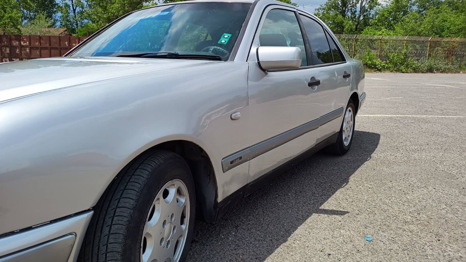 Автомобил Mercedes