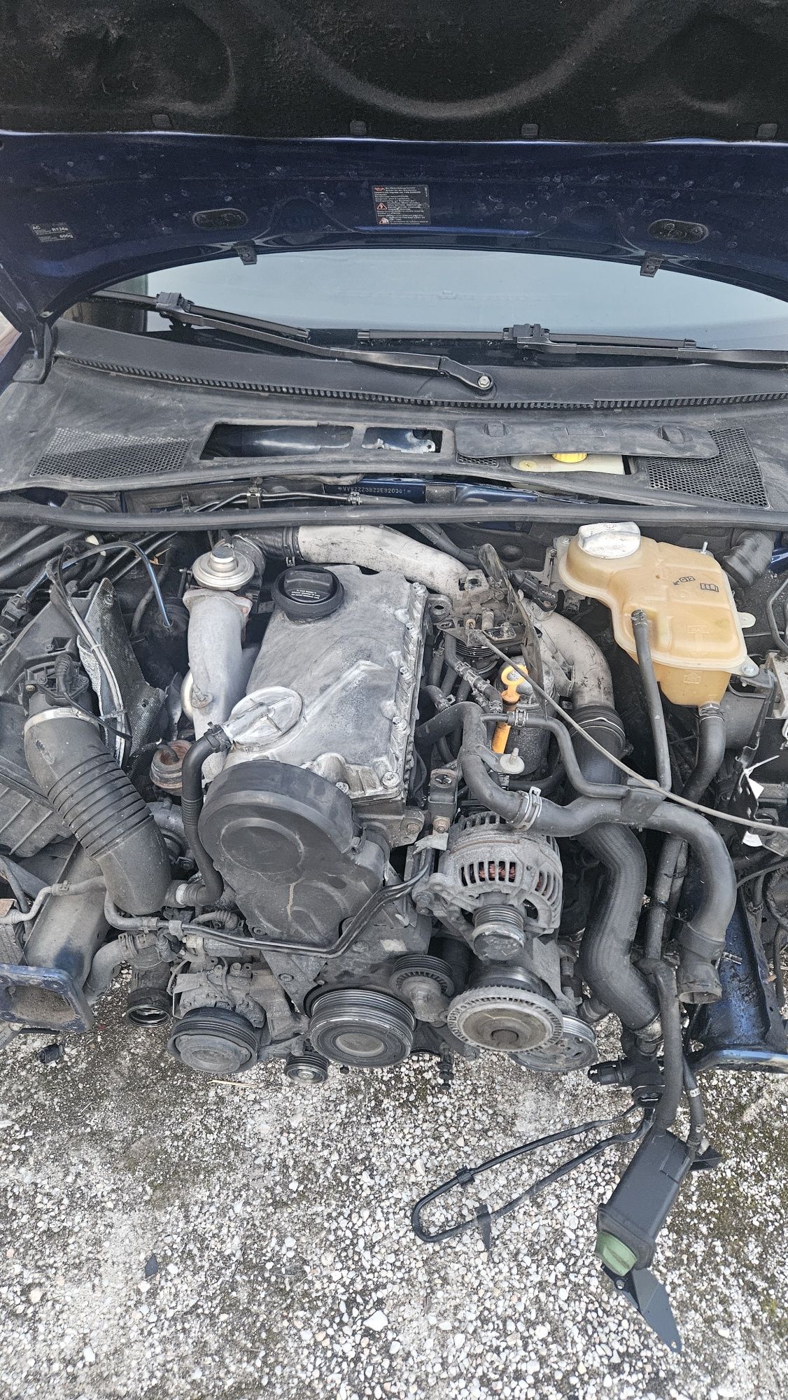 VW PASSAT ...1.9 TDI На части