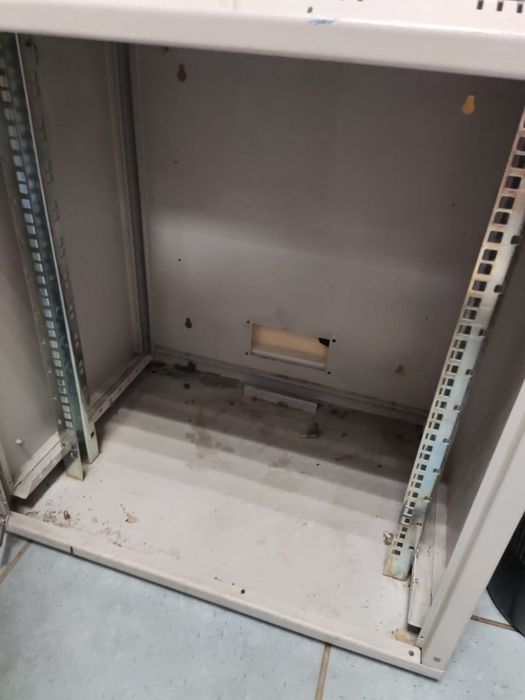 Сервирый шкаф размером 60х60