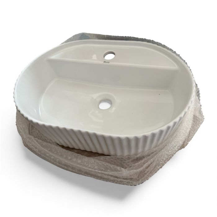 Умивалник върху плот