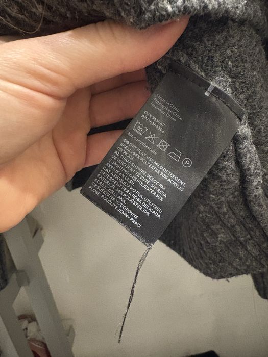 Пуловер H&M сив.