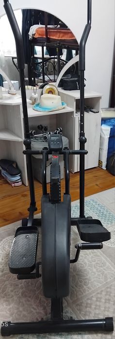 Bicicletă eliptică