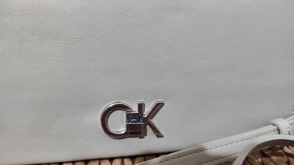 Оригинална дамска чанта Calvin Klein