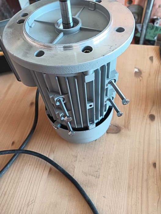 Motor electric nou - 230V, 0.18KW, 1400RPM, butoane start/stop