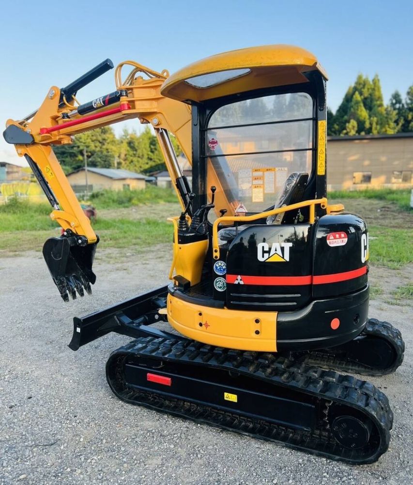 Продам мини экскаватор CAT MM30