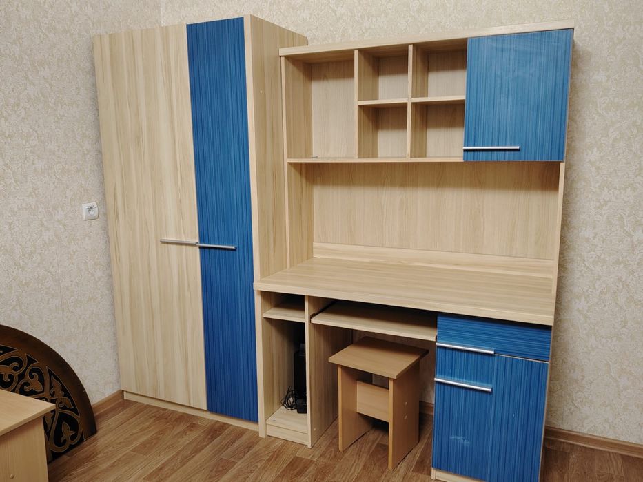 Шкаф с компьютерным столом