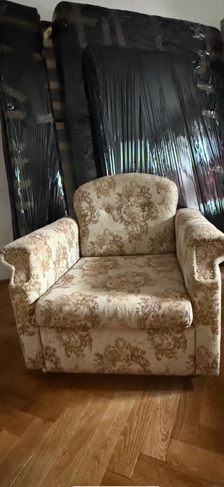Vand canapea / 2 persoane deschizibilă