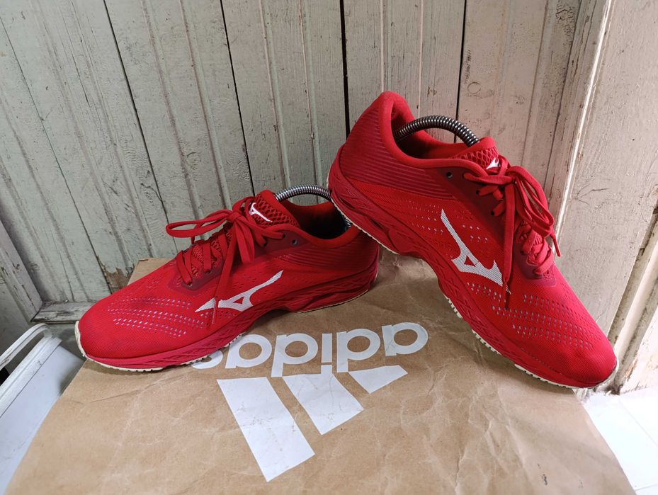 ''Mizuno Wave Shadow 3''оригинални мъжки маратонки 43 номер