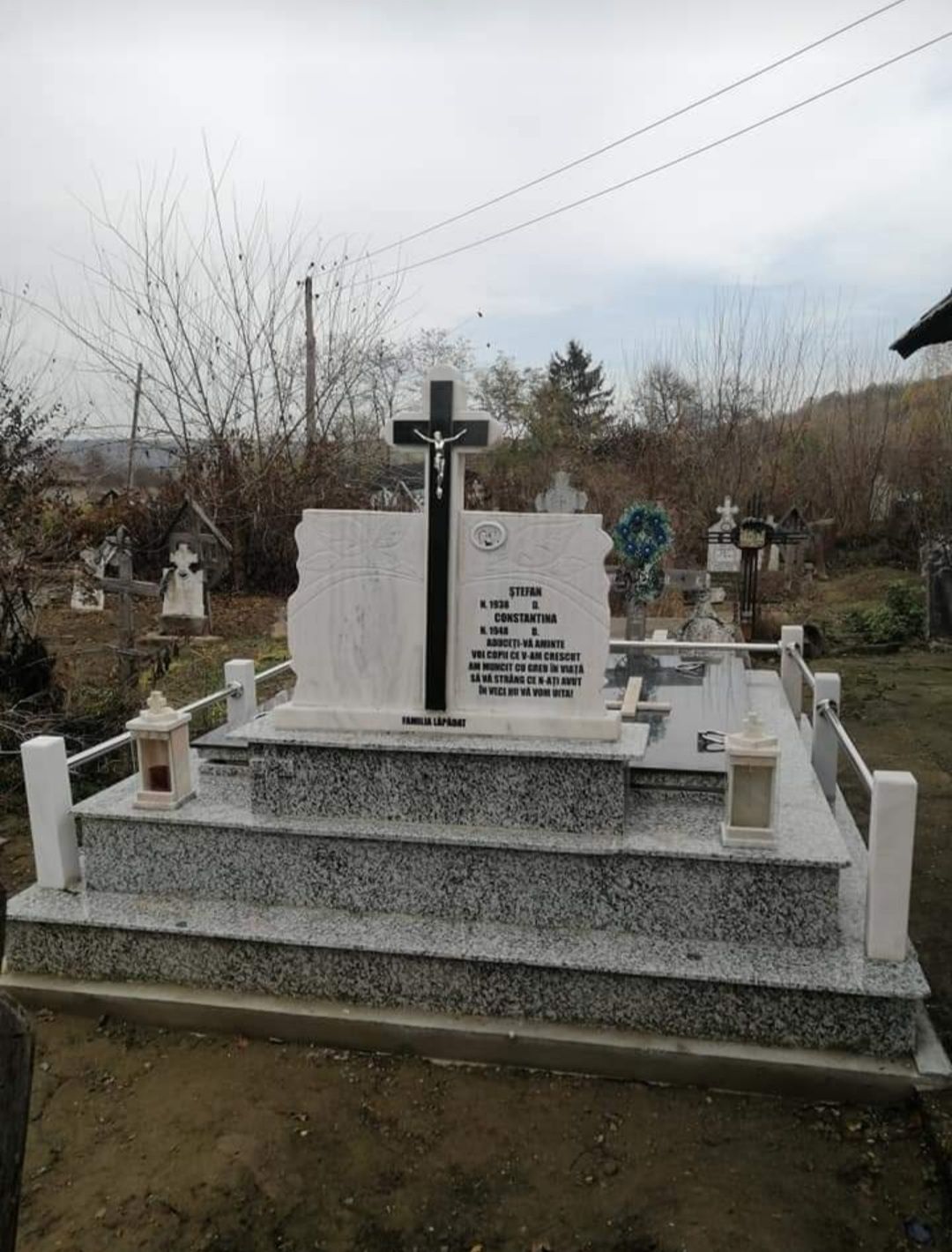 Placări morminte