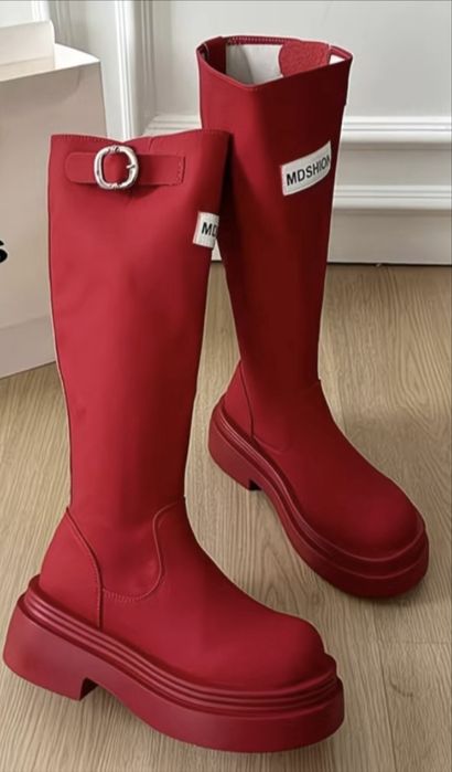 Ayollar va qizlar uchun etiklar