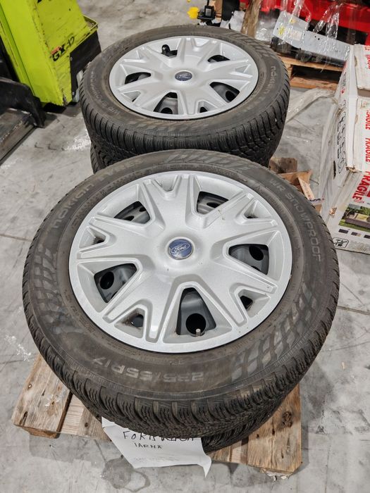 Roti iarna complete Ford Kuga cu piulițe