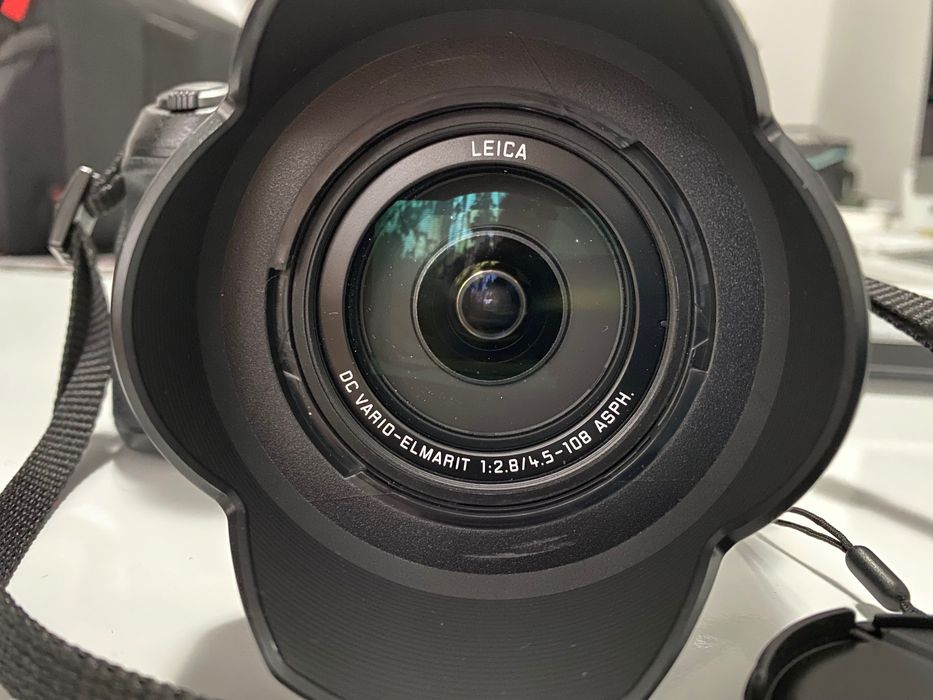 Aparat fotografiat Panasonic DMC-FZ300