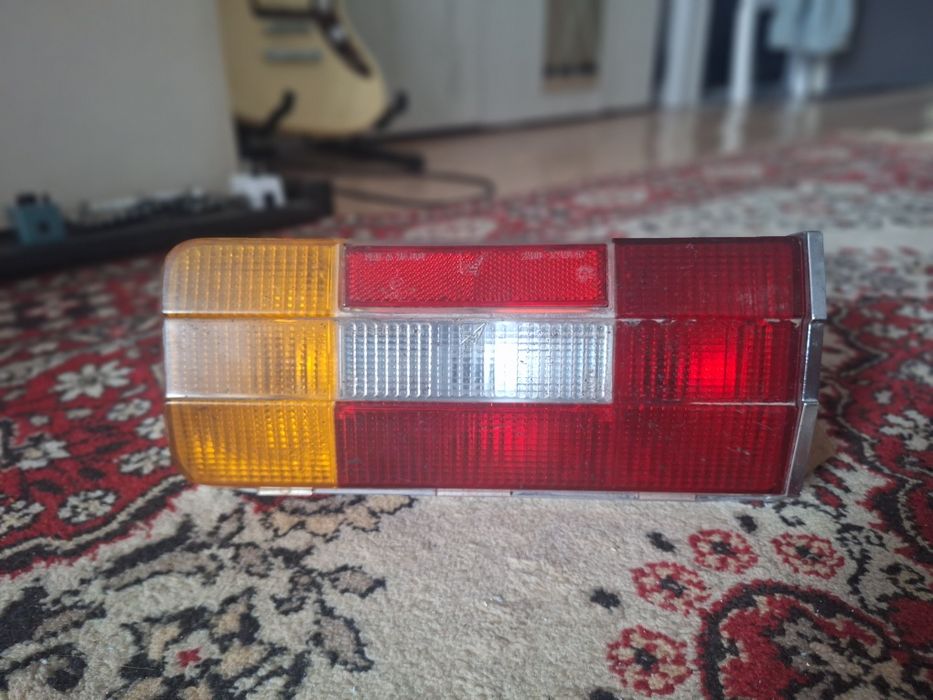 Оригинальный задний фонарь на ВАЗ 2106