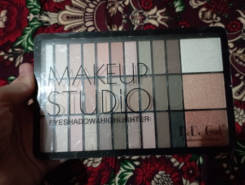 Makeup Studio koʻz uchun ten