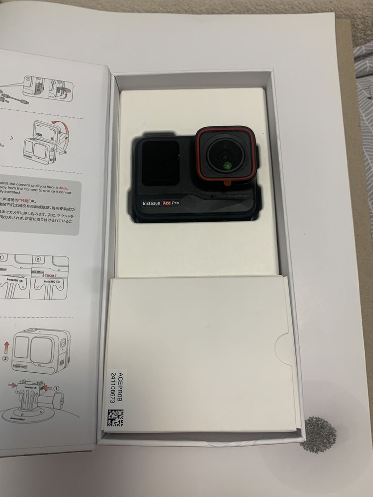 Cameră de acțiune Insta360 Ace Pro Impecabila - Ca Noua