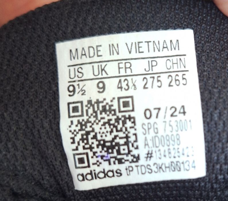 Зимни обувки adidas