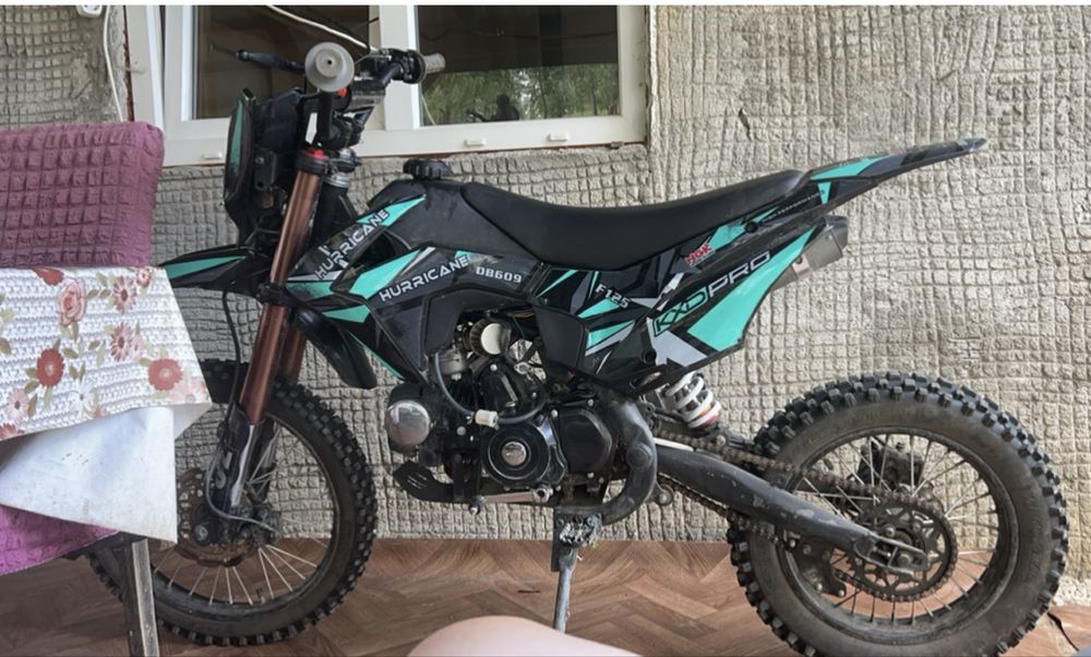Vând motocicleta folosita 3-4 luni