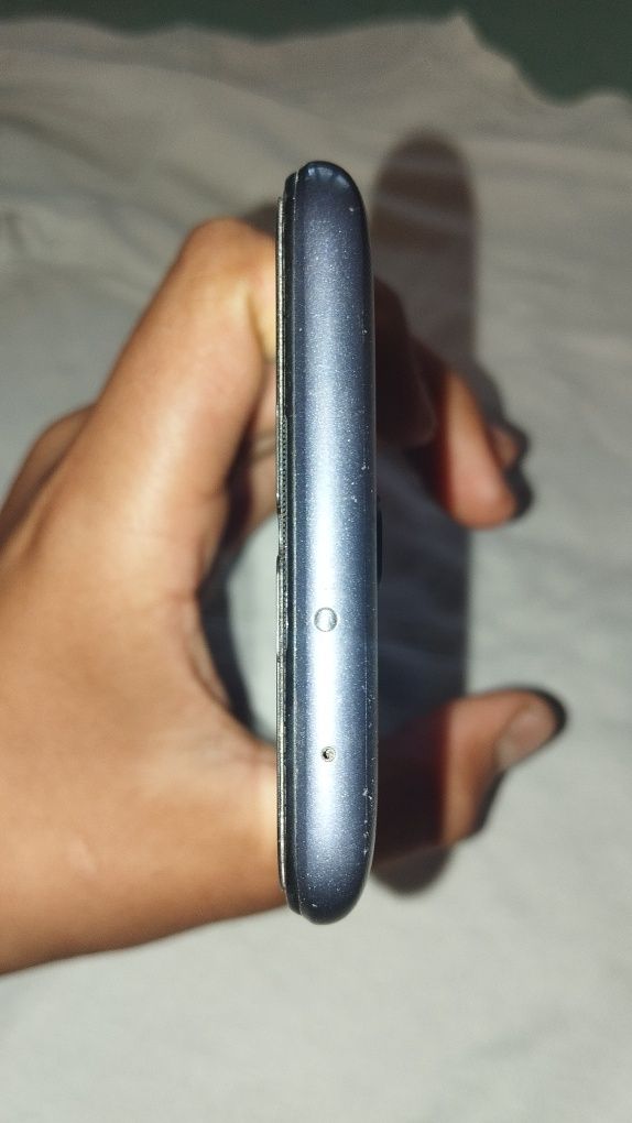 Redmi  9 4/128gb kar dak bor rangi qora