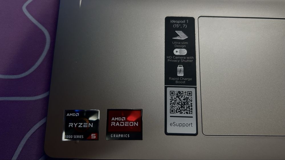 Lenovo Ryzen 5 5500U, 12GB RAM, 512 SSD, folosit putin