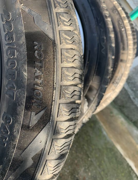 Зимни гуми 225/50/17 на един сезон с оригинални джанти за Ауди