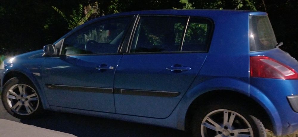 Продавам рено меган 2 2003г 1.5 DCI 82 к.с