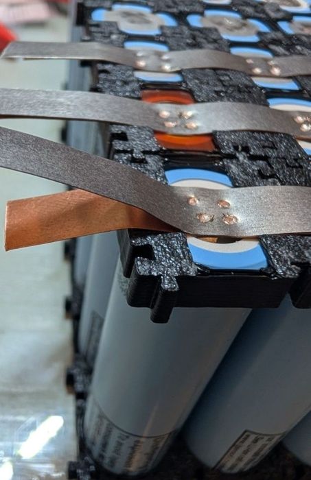 Vând celule lg mh1 3,2a 18650