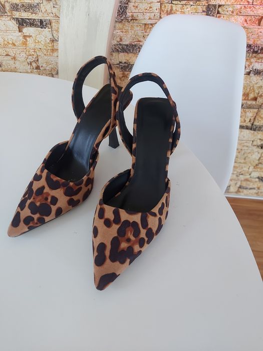 Pantofi stiletto, marimea 35.