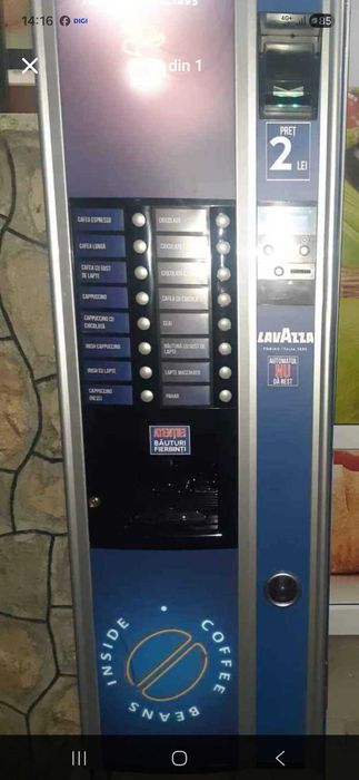 De vanzare aparat cafea +2 vitrine verticale