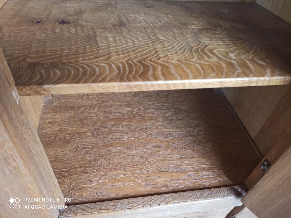 Невероятен масивен шкаф