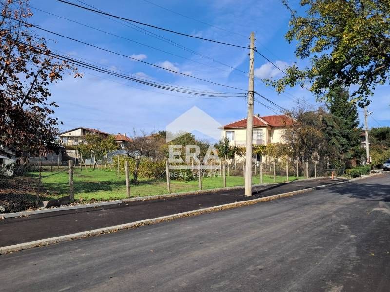 Урегулиран поземлен имот за продажба, с влязъл в сила ПУП и ПРЗ, в сел