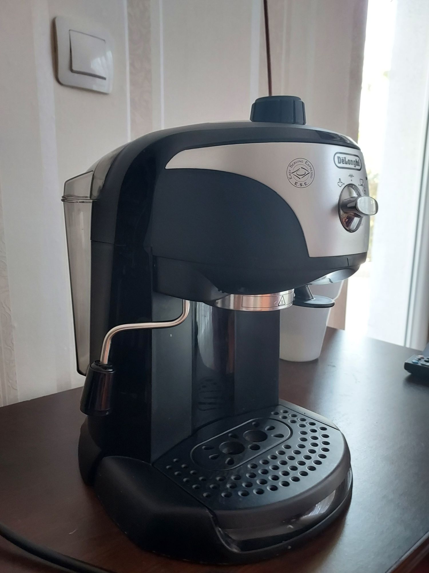 Кафе машина Delonghi ECC221 b