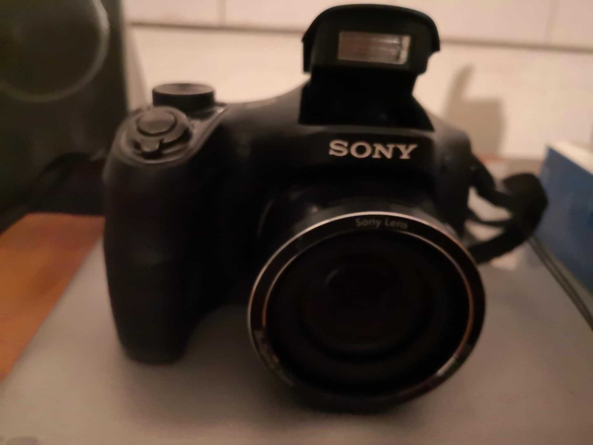 Фотоапарат Sony DSC - H200