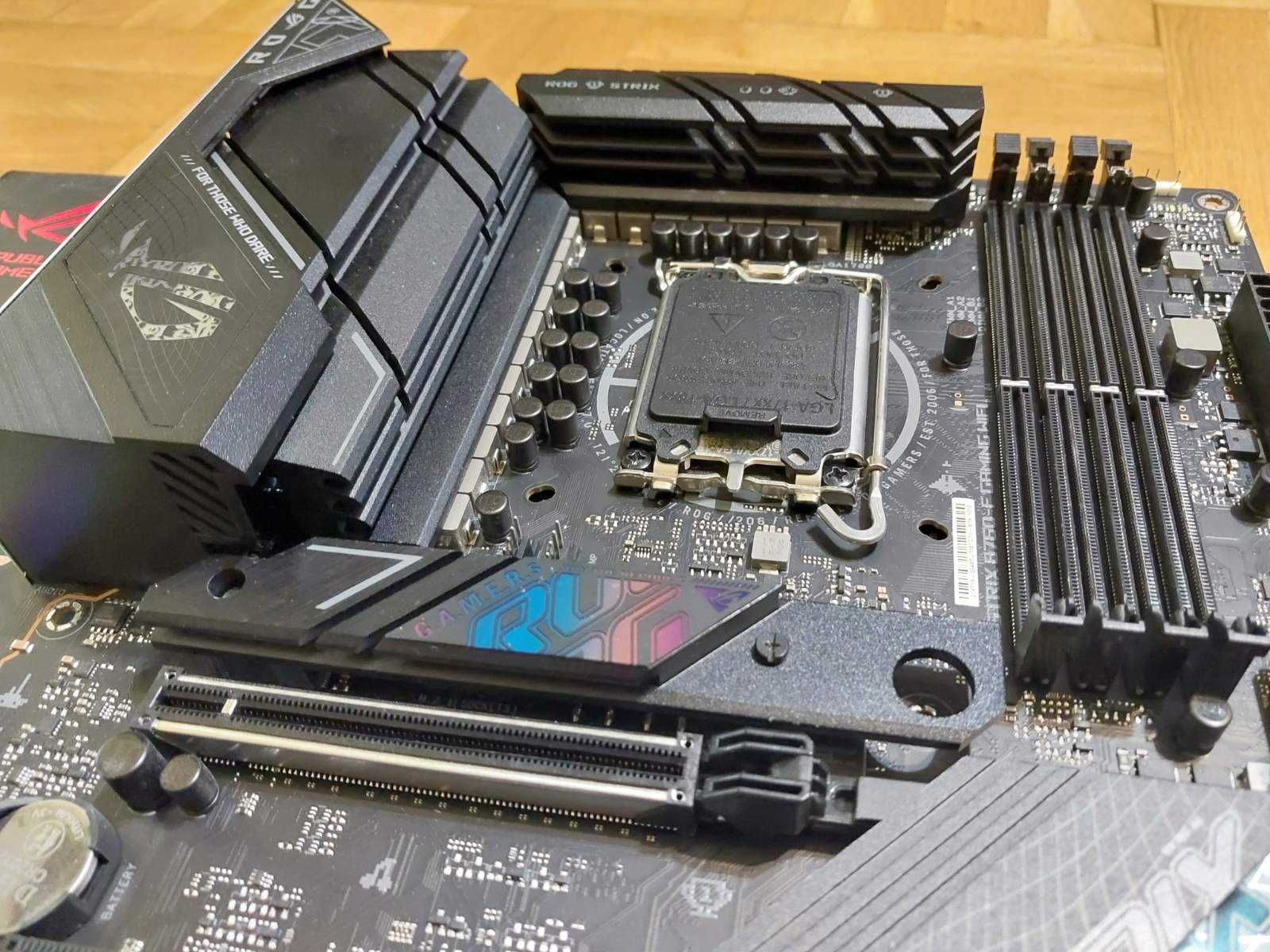 Intel Core i7 13700 + Asus ROG Strix B760-F Wi-Fi DDR5