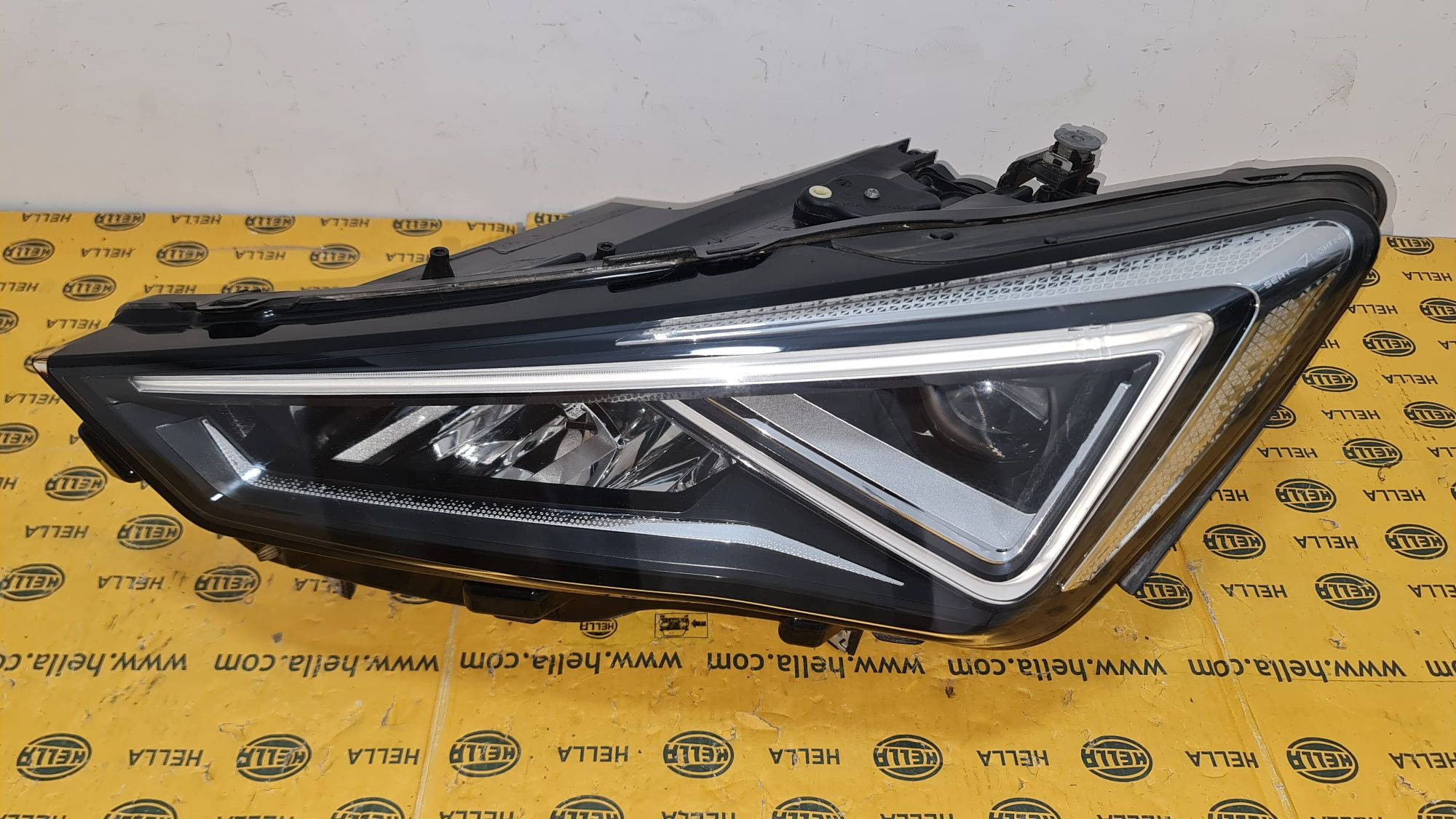 Far stanga full led Seat Tarraco KN 5fj941773