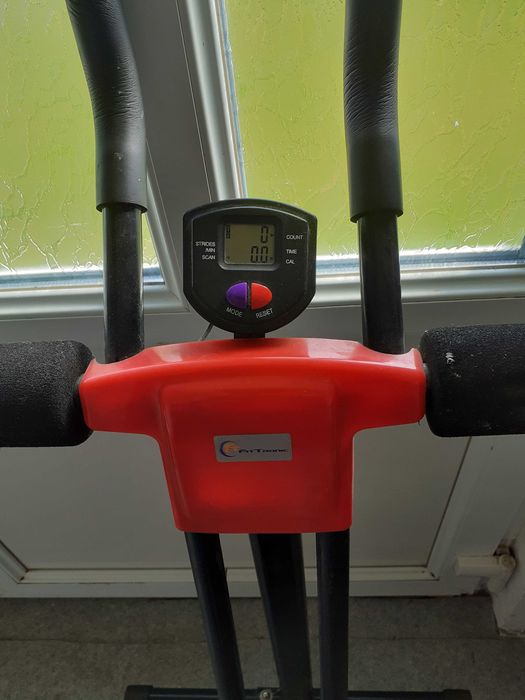 Vând aparat de făcut sport