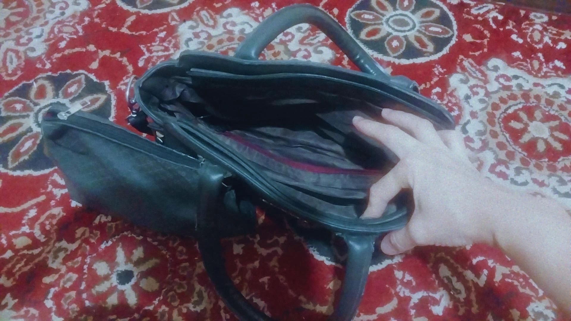 Сумка + кошелек  екеуи косылып 25'000 сум арзан . Алып калын
