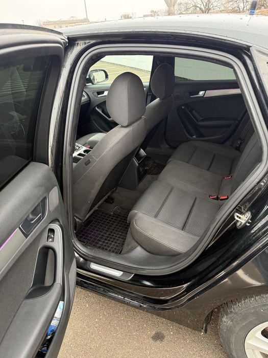 Audi A4 B8 2.0 TDI 120 CP, 2009 – Sedan, Negru, Întreținut