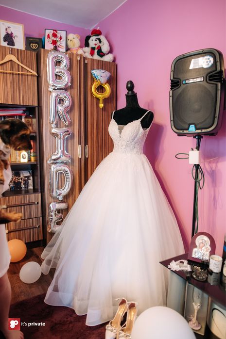 Vand rochie de mireasa