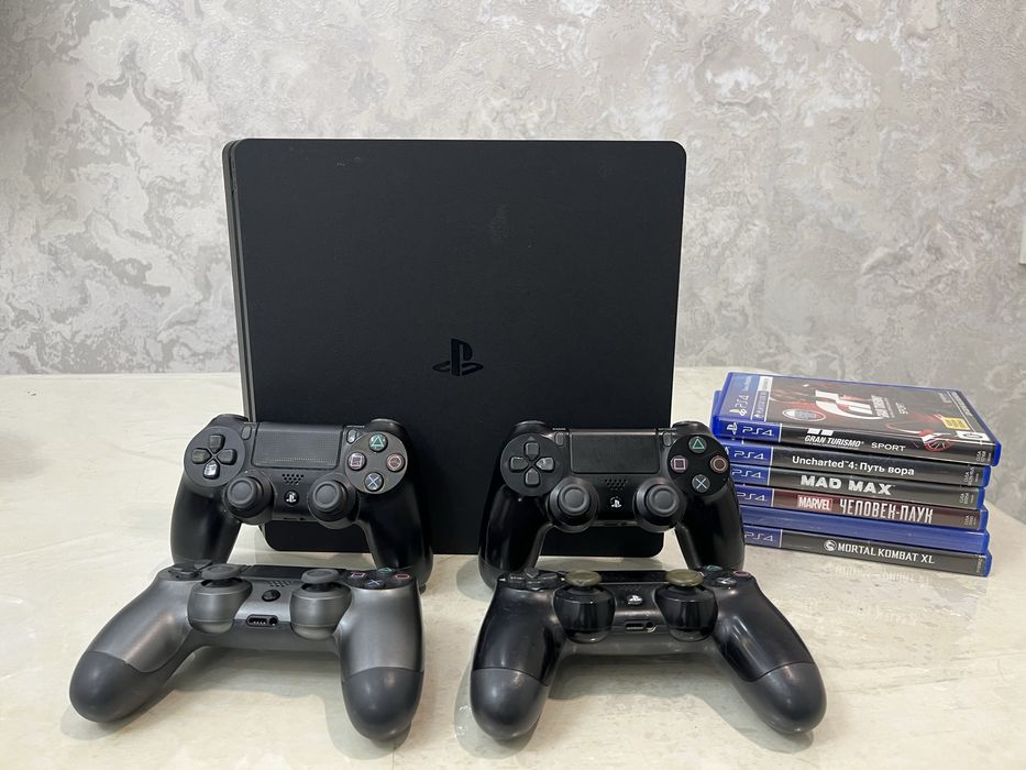 Playstation 4 slim