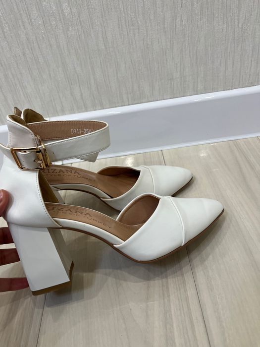 Туфли женские белые 39 размер