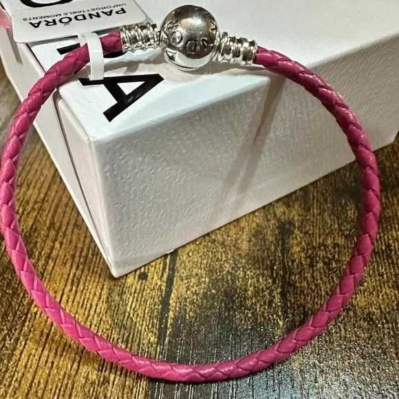 Гривна Пандора|Pandora