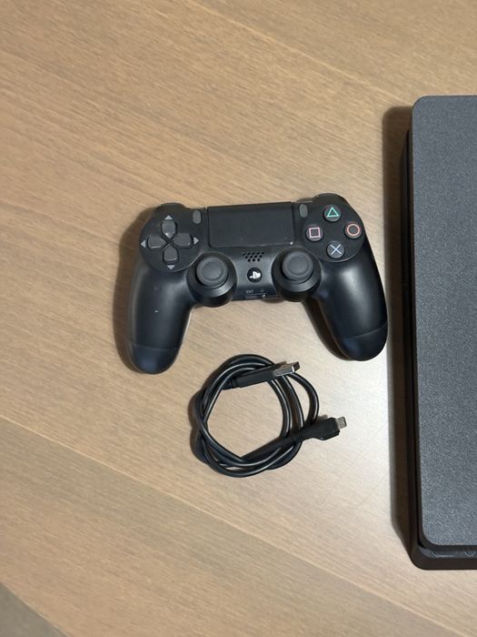Ps4 + consola + cabluri