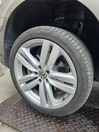 Roti VW 18  plus anvelope Pirelli 235 40 18 dot 23