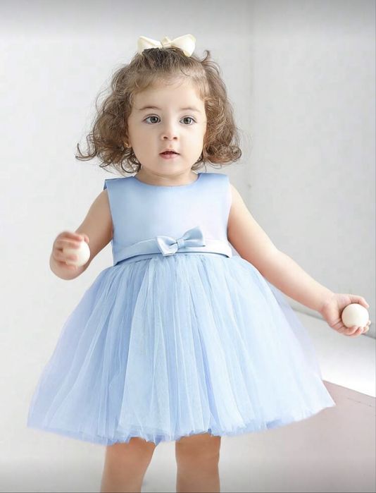 Синя рокля за малка госпожица