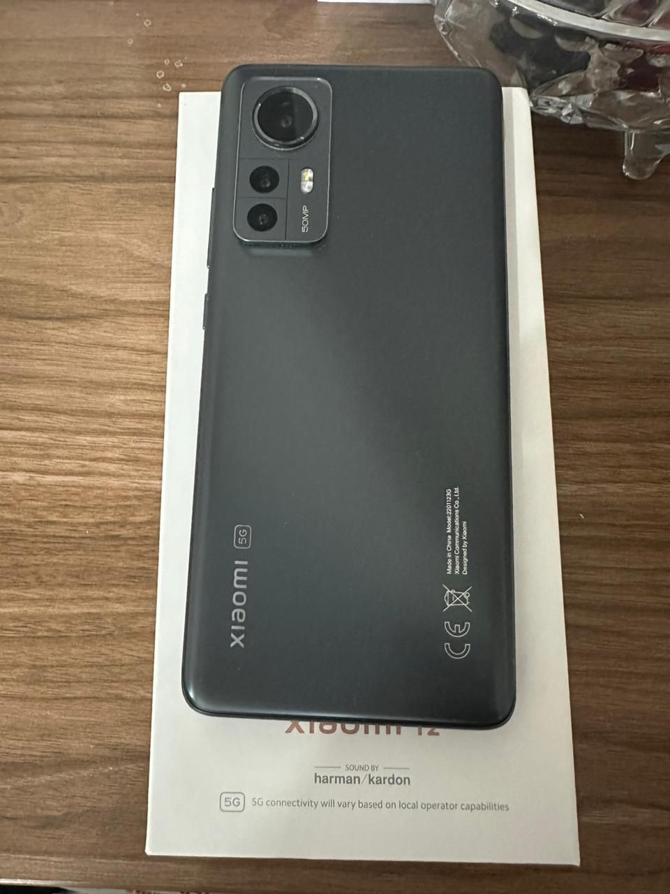 Продам Xiaomi Mi 12 8/256 гигабайт