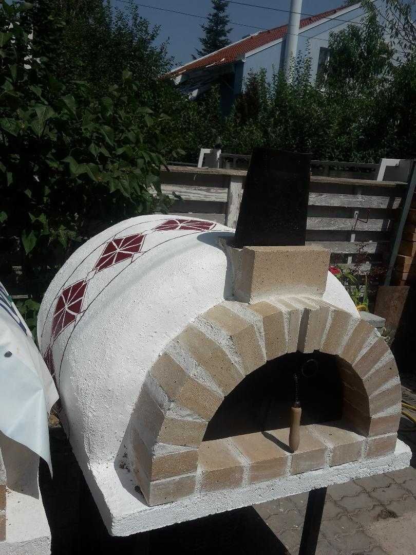 Cuptor mobil traditional cu vatra pe lemne pentru pizza, paine