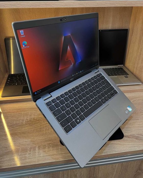 Лаптоп Dell Latitude 5310, i5-10310U, 16GB, 256GB SSD, 14" FHD +WIN