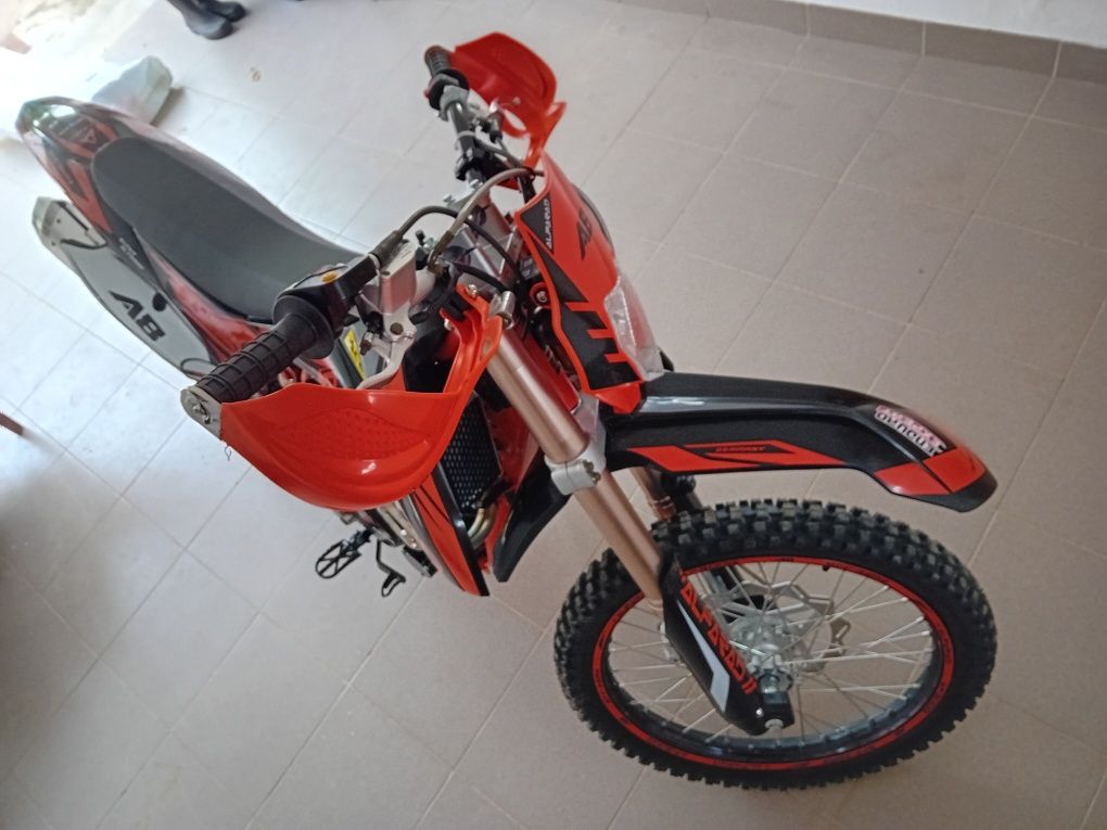 Motocross 300cc cu răcire pe ulei