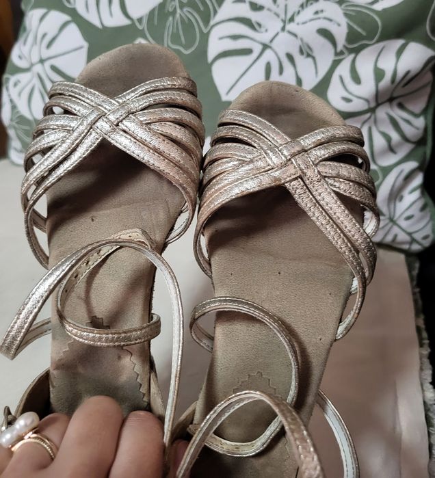 Vand pantofi dans sportiv/ societate copii