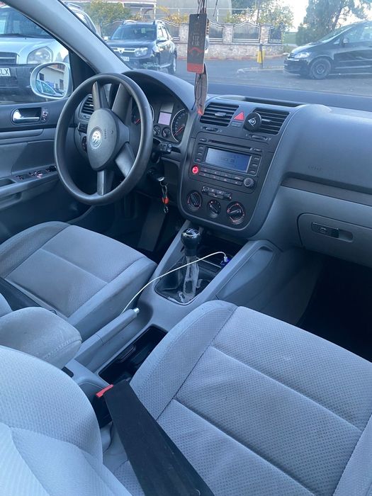 Vând Volkswagen golf 5 1.9 tdi